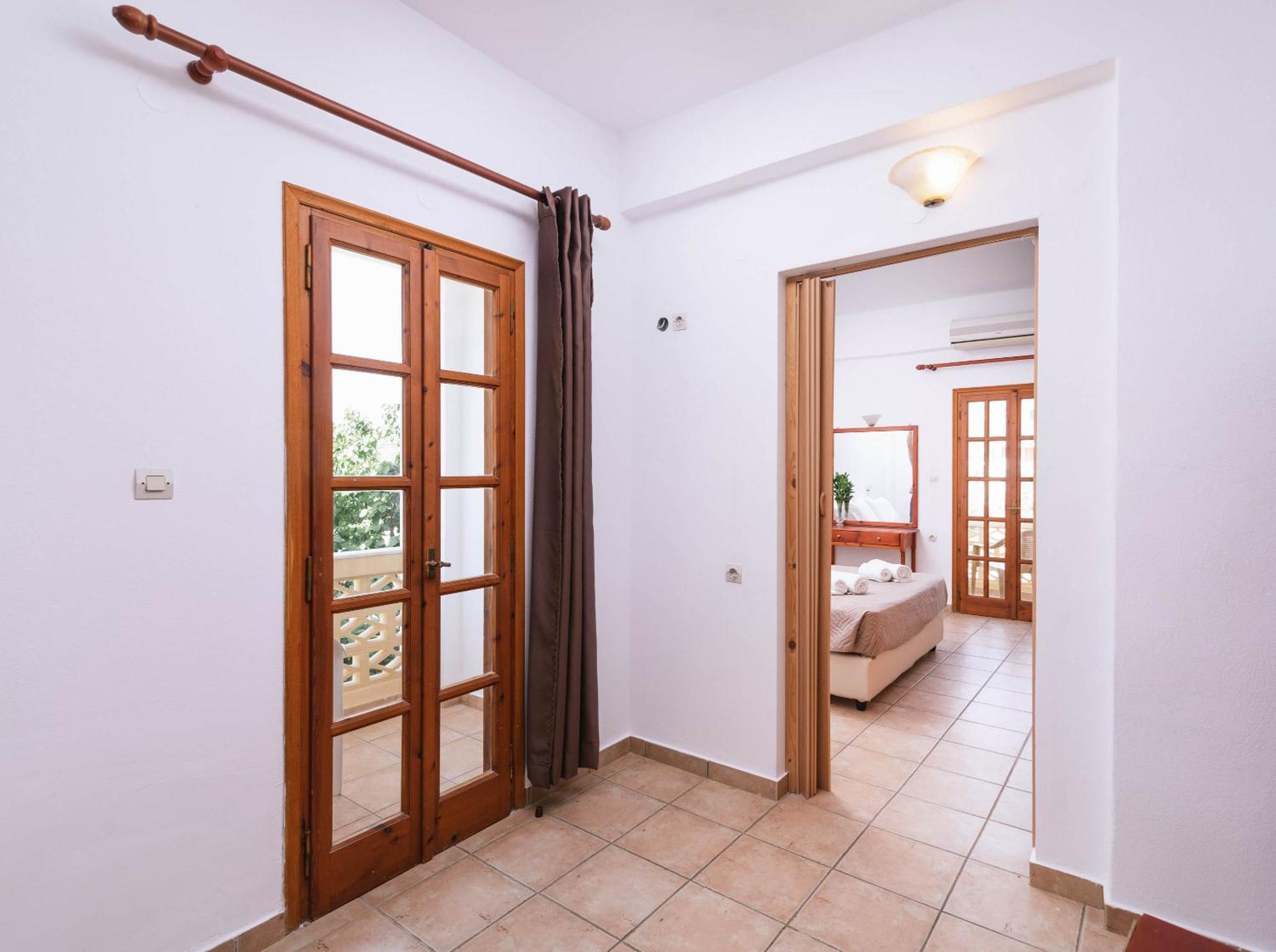 Matala Bay Hotel & Apartments Стая снимка